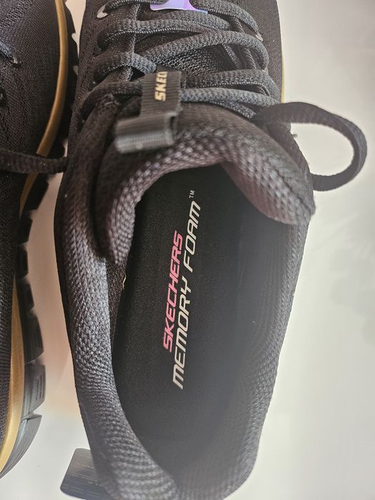 Sprzedam buty sportowe damskie SKECHERS