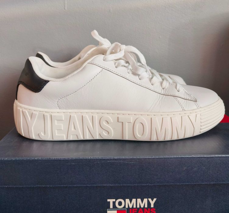 Sneakersy skórzane Tommy Jeans Hilfiger białe - r. 44