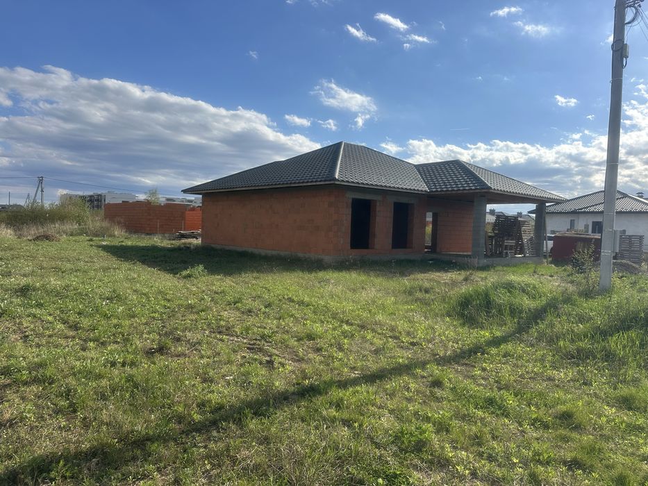 Продається американка на етапі будівництва в хорошій локації