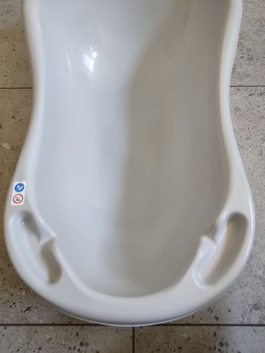 Wanienka że stelażem, stojakiem dla dziecka, noworodka, niemowlaka