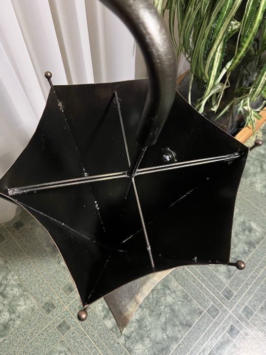 Урна у вигляді парасолі