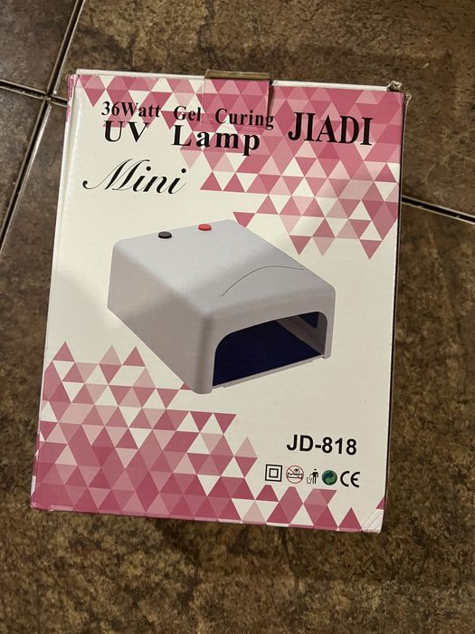 Маникюрная лампа