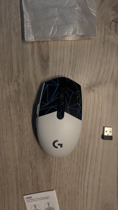 Myszka logitech g305 w IDEALNYM STANIE.