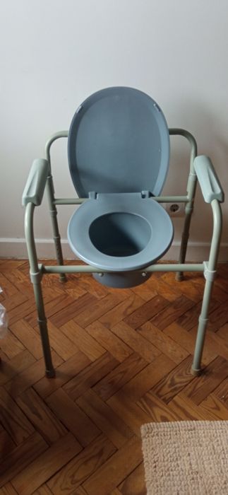 Sanita portátil com tampo