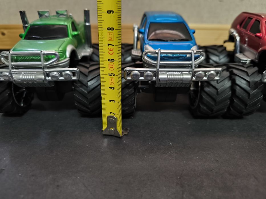 Lote 3 Miniaturas Monster Trucks – Suspensão Ativa
Conjunto de Jipes O