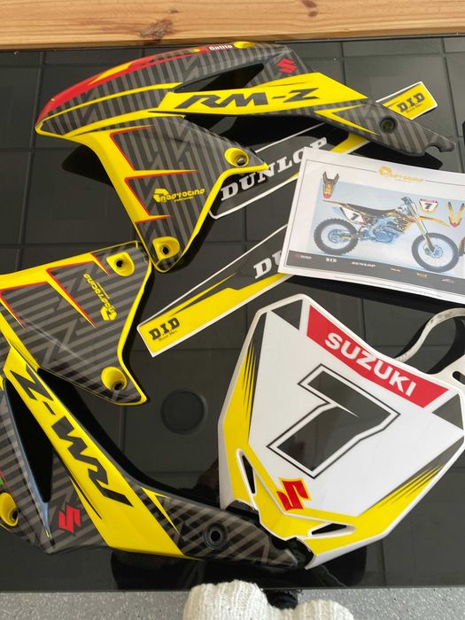 Kit Autocolantes Suzuki