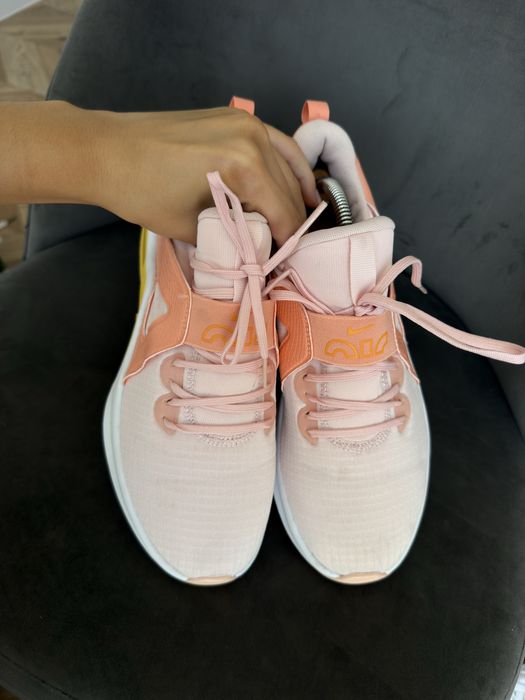 Кросівки жіночі,Nike Air Max Bella (розмір 40) 25,5 см оригінал