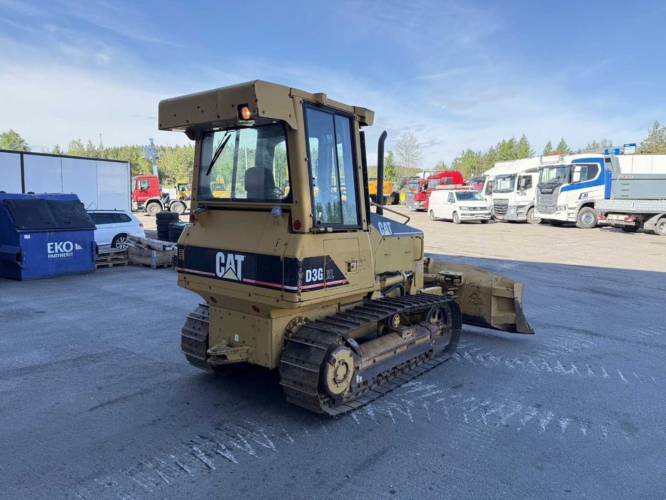 CAT D3GXL.