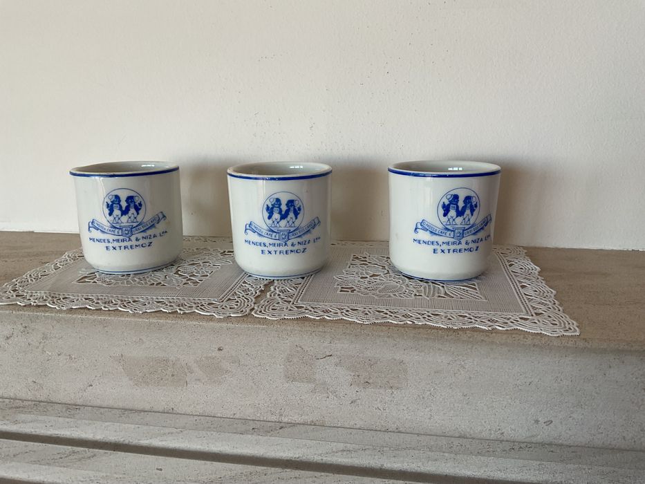 Três Chávenas de Café Antigas Vista Alegre (1924-1947) - Publicidade Estremoz