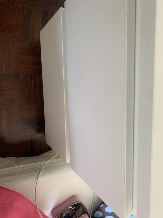 Mesa de cabeceira do ikea branca