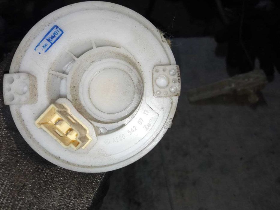 Датчик рівня палива уровня топлива Mercedes-Benz W220 A2205420717