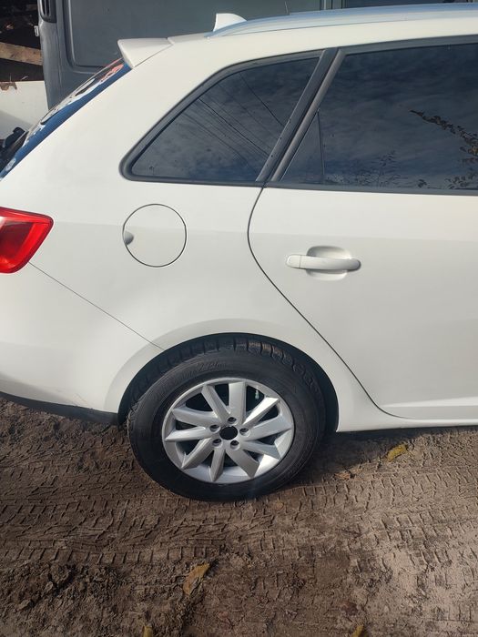 Продаю автомобіль сеат ібіця дуже економний та надійн автомобіль сеат