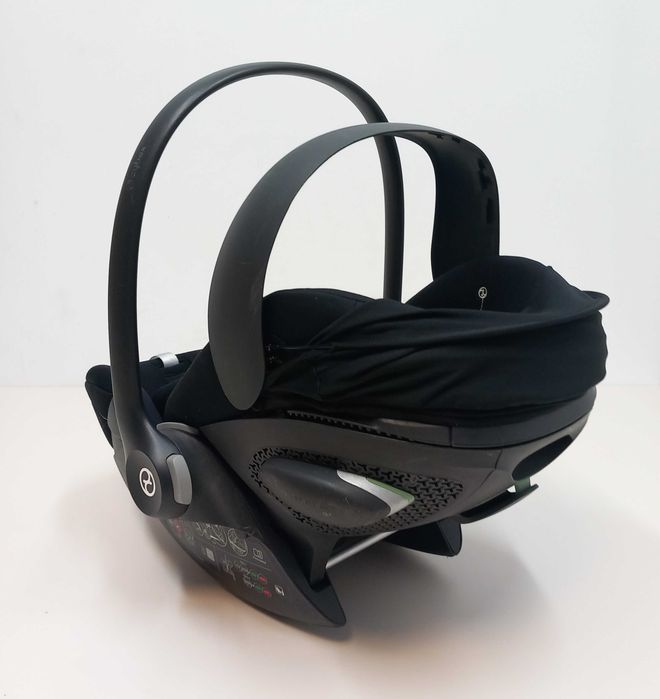 Fotelik samochodowy łupina CYBEX Cloud G Moon Black + G mocno używane
