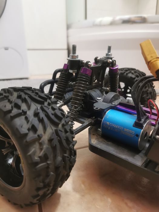 Tylko dzisiaj pakiet. Podwozie maverick Mt 1:10 +esc 120A silnik i koł