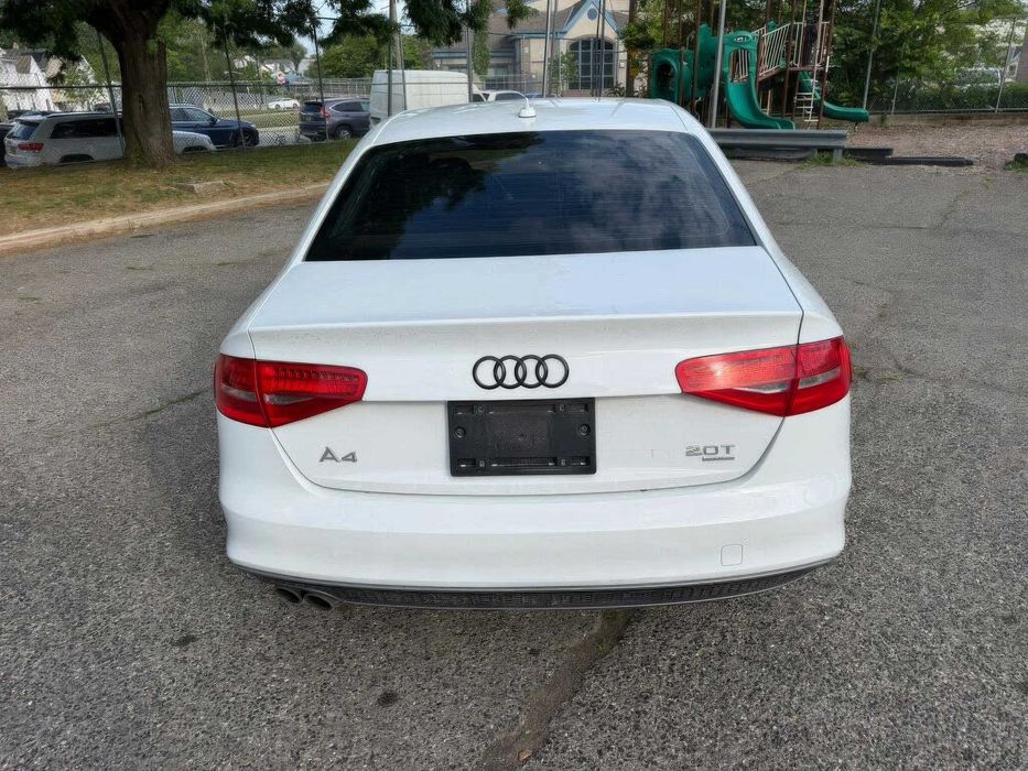 Audi A4 2.0T Quattro Premium Plus      2014