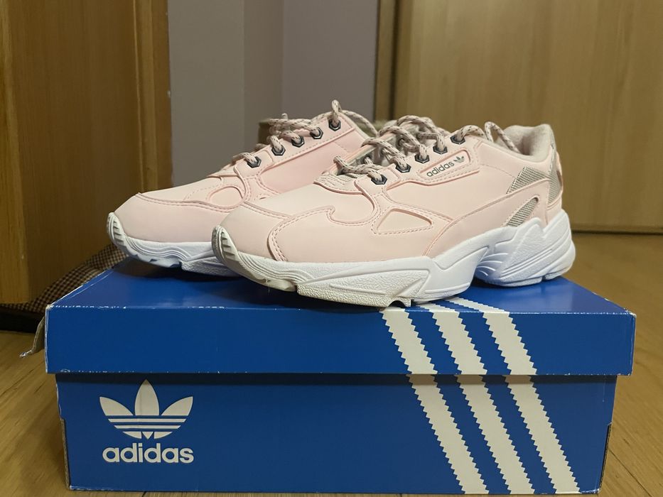 Ténis Adidas  Novos