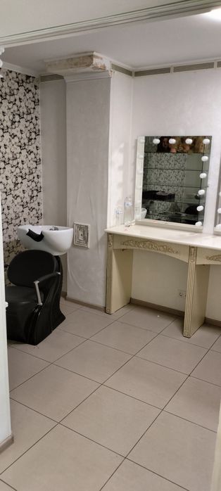 Сдам в аренду место в  Салоне красоты, Таврик ул.200 лет Херсона