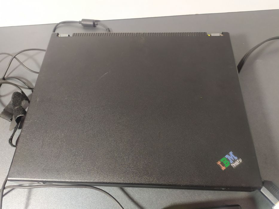 Ноутбук IBM ThinkPad 390e из 90-х