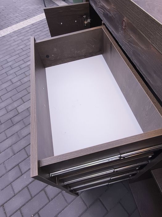 Komoda z podświetleniem led  i stolik