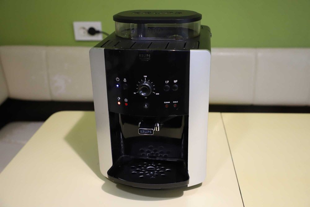 кофемашина Krups EA8108 Arabica