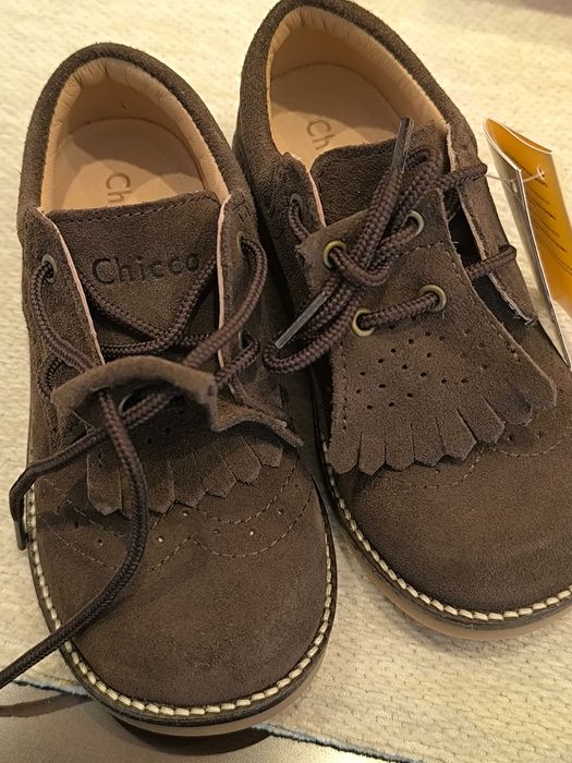 Vendo Sapatos cerimónia Chicco Carneirinhas NOVOS NR 25