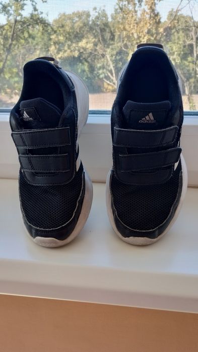 Кросівки дитячі фірми Adidas розмір 33