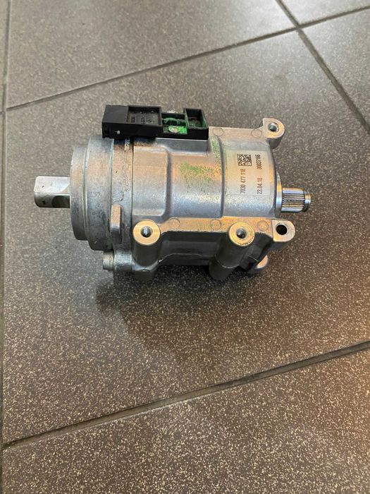 Silnik kolumna aktywnego układu kierowniczego AUDI A8D5 A6C8  8W0927