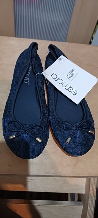 Nowe koronkowe baleriny