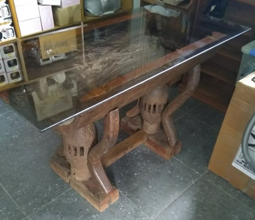Mesa em Madeira maciça muito densa- Teka64741180523138122
