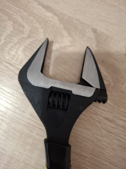 Ключь разводной узкие губки