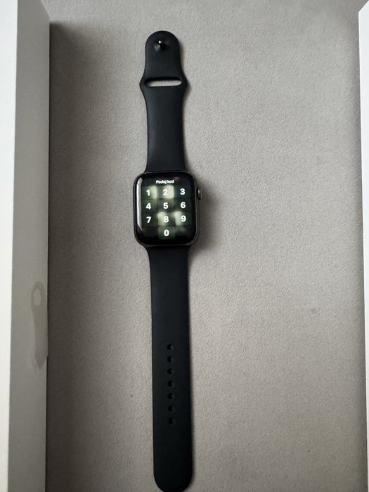 Apple watch 5.