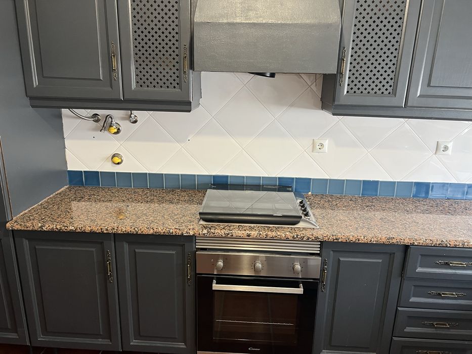 Moveis de cozinha  com forno e placa a gás