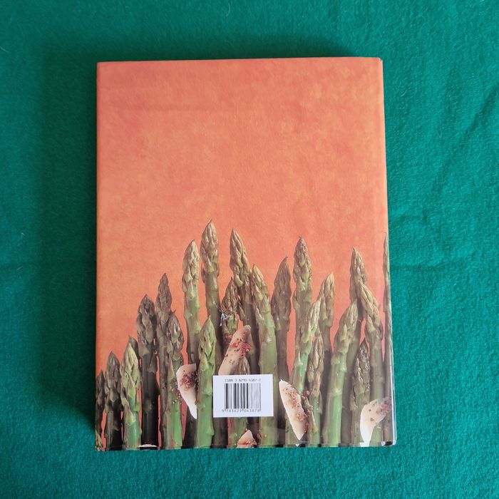 Livro "O essencial da cozinha vegetariana"