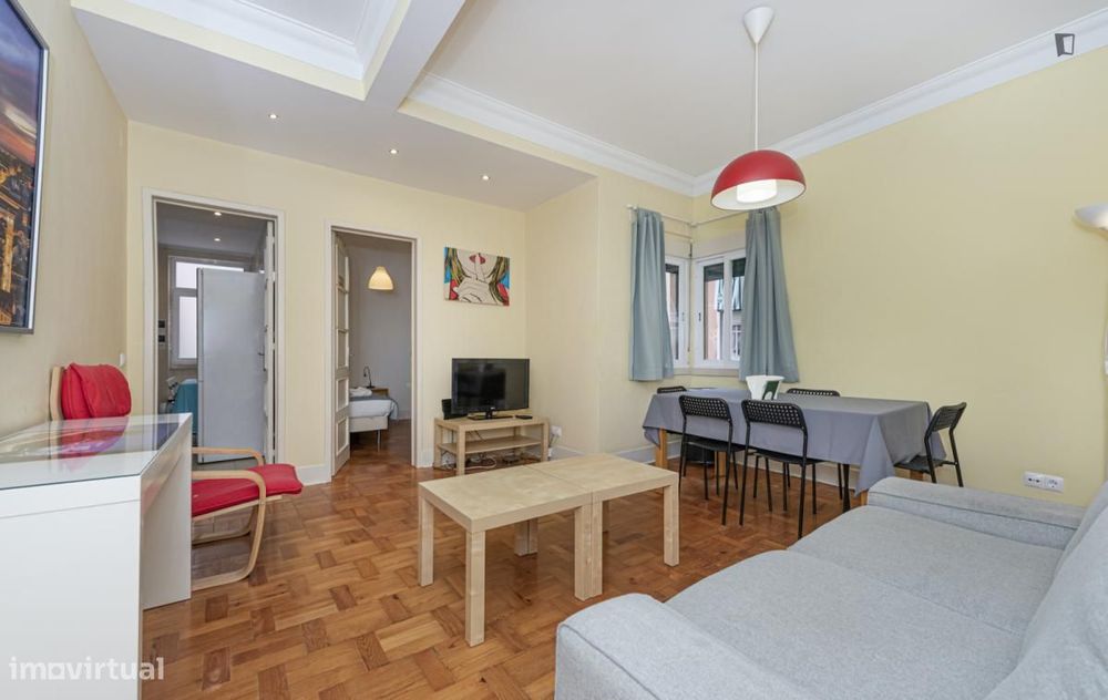 Quarto - localizado em Sete Rios Lisbon