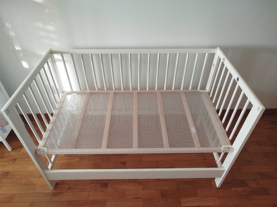 Berço / cama de grades