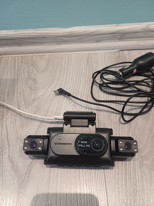 Kamera samochodowa 4x kamera Full HD DVR + kamera cofania