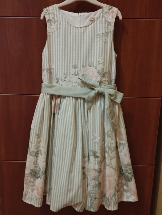 Святкове плаття для дівчинки 7-8 років