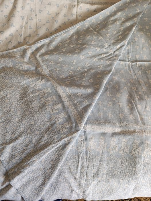 Покривала на диван кровать.