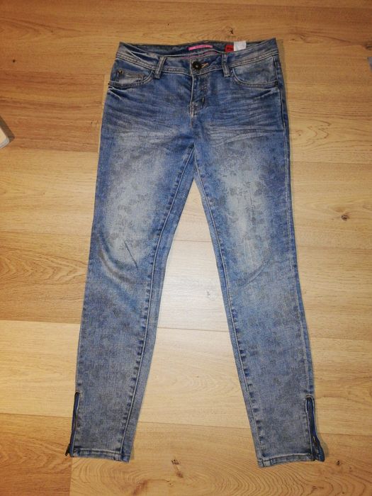 Jeans s. Oliver rozmiar 34, S wytłaczane kwiaty