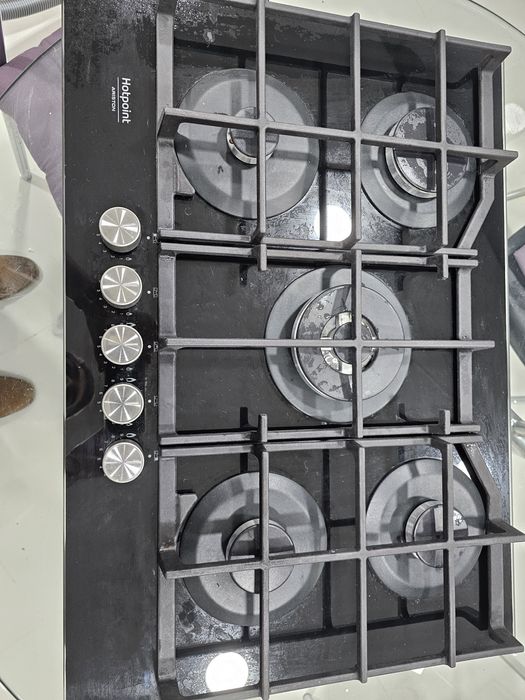 Placa Ariston Hotpoit a gás Nova a estrear