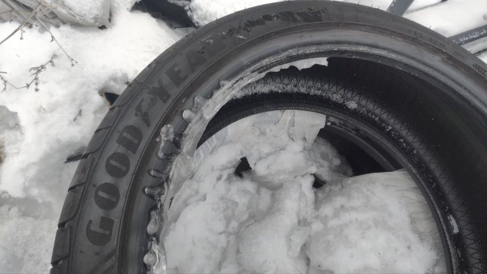 Комплект шин goodyear 225/40/19