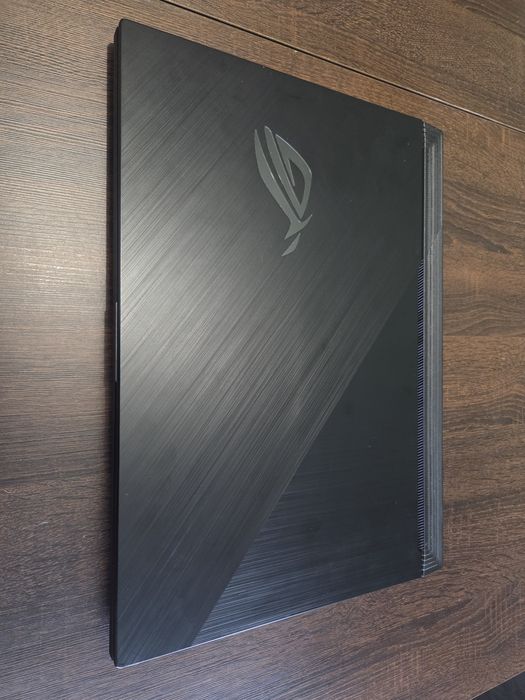 Laptop asus Rog strix 17.3