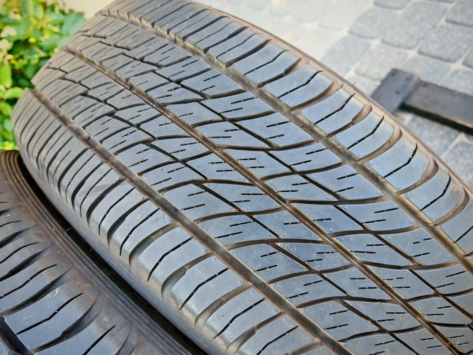 Opony wielosezonowe  Dunlop 235/60/16 cena za 2 szt.