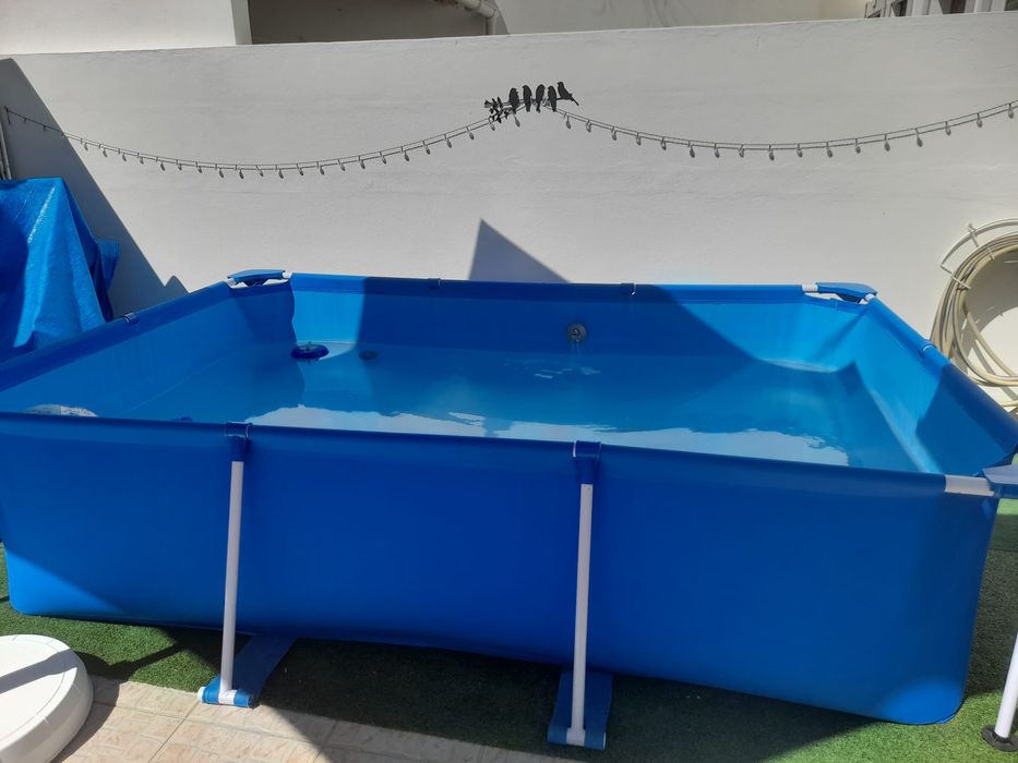 Piscina Bestway 2,59m x 1,70m e acessorios