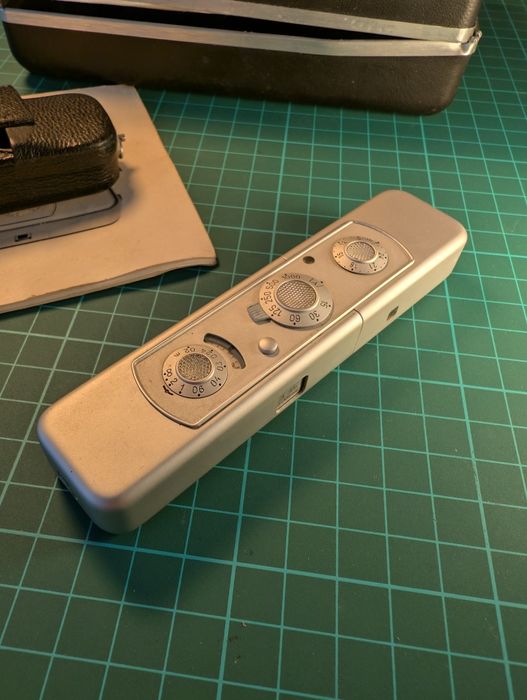 Minox C aparat analogowy