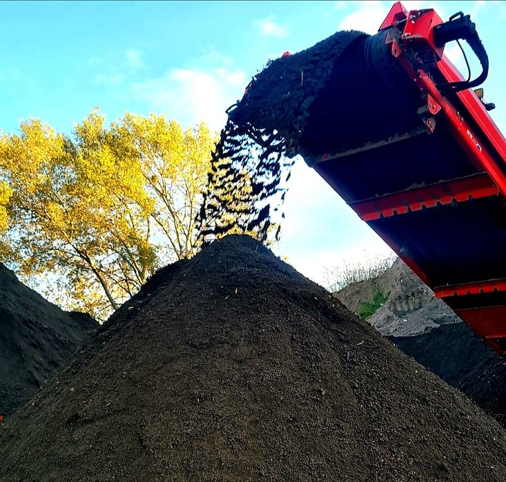 Ziemia z przesiewacza