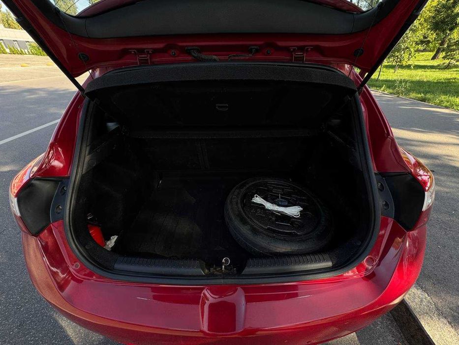 Hyundai i30 1.6 II покоління хетчбек червона хюндай