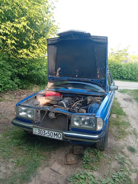 Продам Mersedes-Benz 123  2,4D