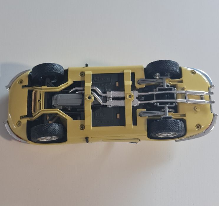 Venda Jaguar "E" 1961 escala 1/18