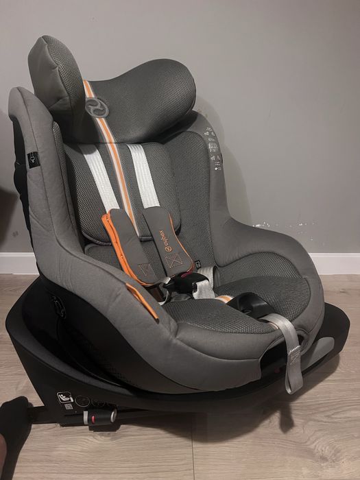 Fotelik samochodowy Cybex Sirona z bazą